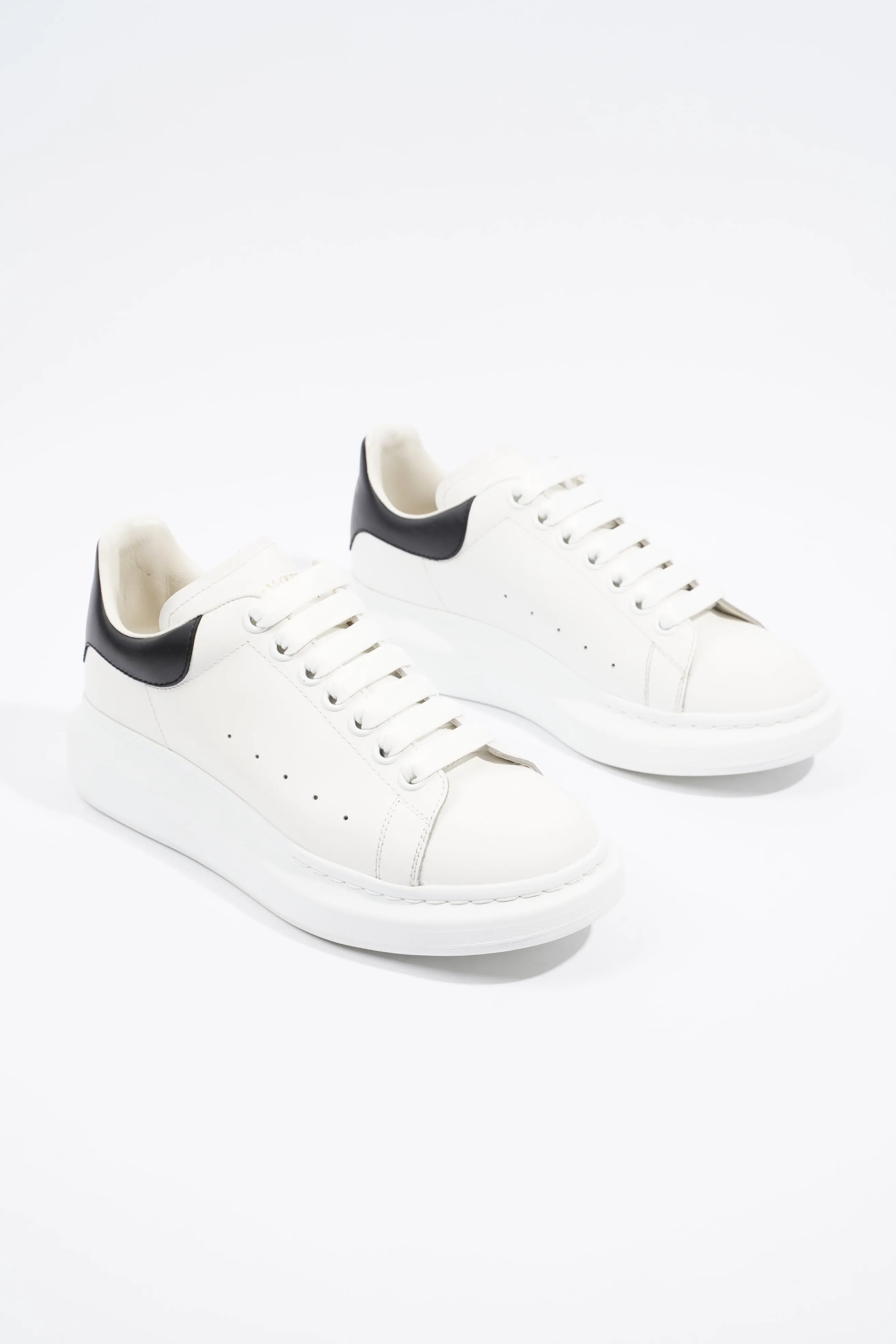 Alexander McQueen Oversized Sneaker White / Black Tab EU 39 / UK 5