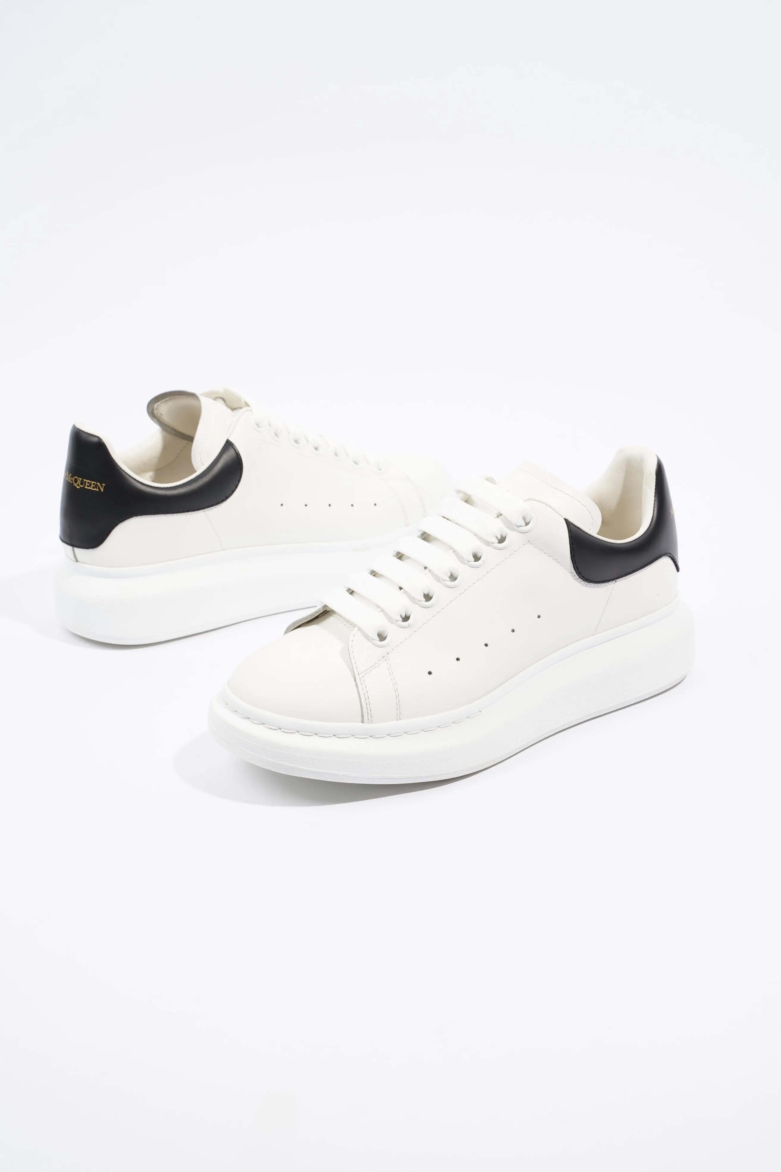 Alexander McQueen Oversized Sneaker White / Black Tab EU 39 / UK 5