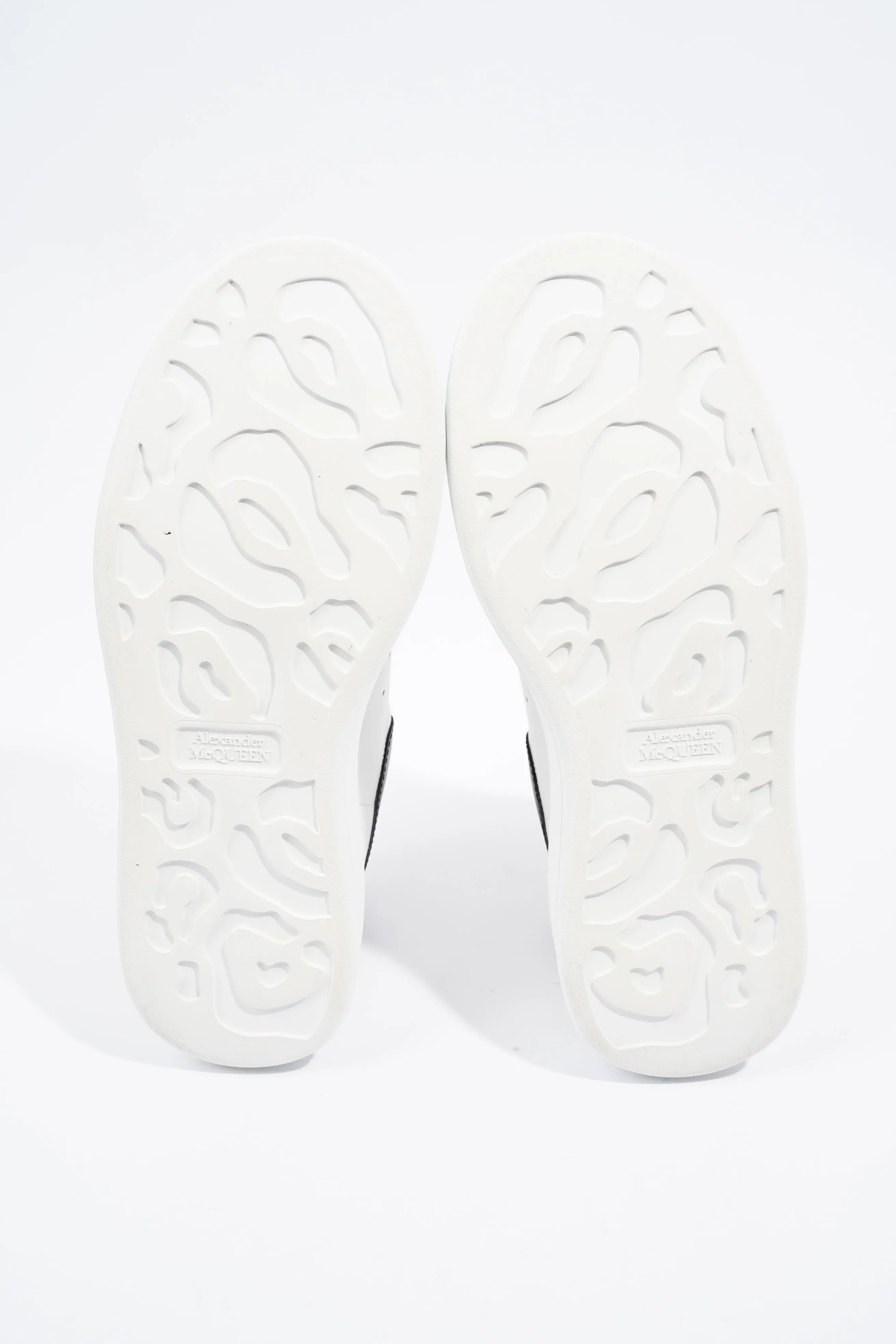Alexander McQueen Oversized Sneaker White / Black Tab EU 39 / UK 5