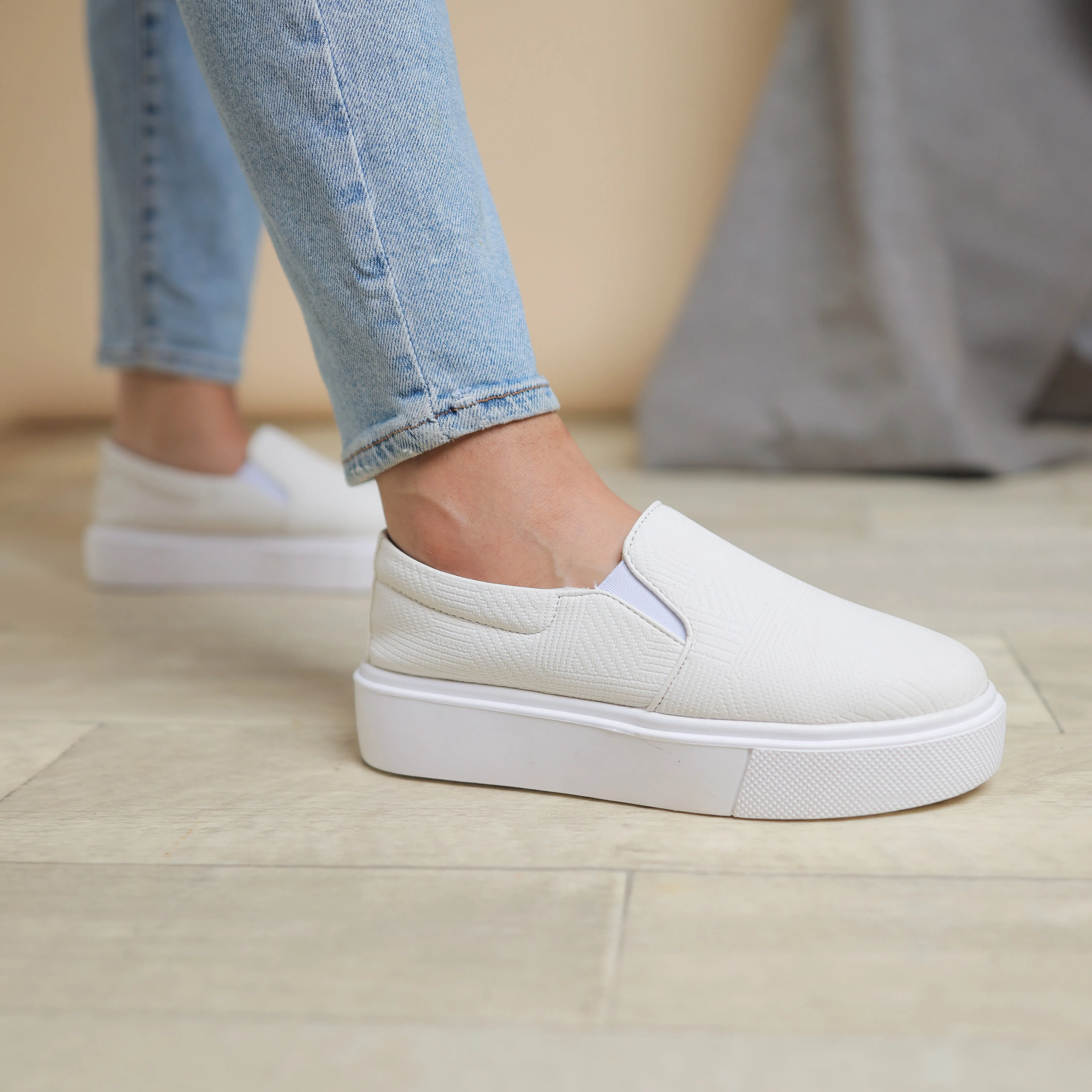 One Line Up White Leather Lace Up Flat Sneakers